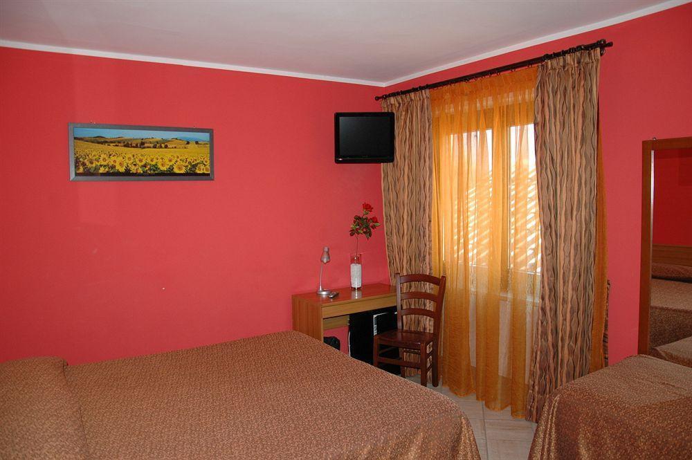 Hotel&Restaurant Armanac De Toubie Arnad Buitenkant foto