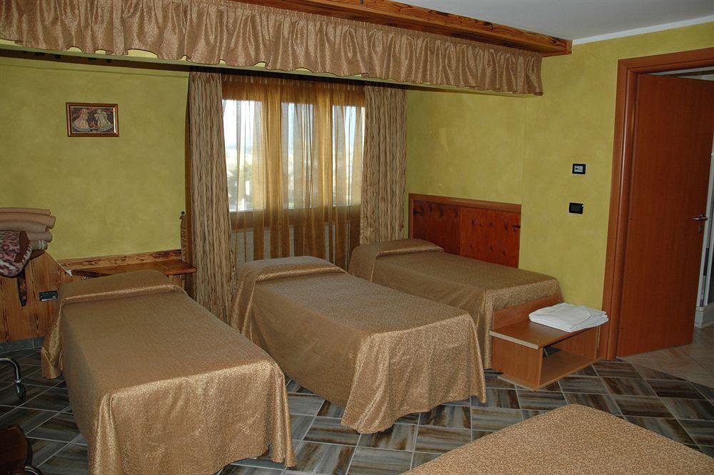 Hotel&Restaurant Armanac De Toubie Arnad Buitenkant foto