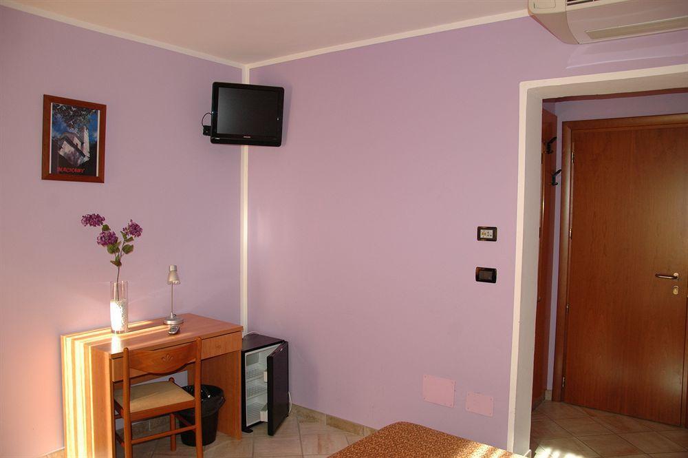 Hotel&Restaurant Armanac De Toubie Arnad Buitenkant foto
